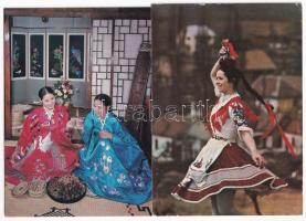 20 db MODERN népviseletes képeslap / 20 modern folklore motive postcards