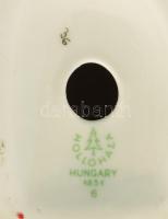 Hollóházi varrónő népviseletben, kézzel festett, jelzett, hibátlan, m: 24 cm