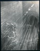 cca 1974 Czeizing Lajos (1922-1985) budapesti fotóművész felvétele, 1 db jelzés nélküli vintage fotó, ezüst zselatinos fotópapíron (Szentendre), 23x18 cm