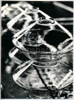 cca 1978 Kriss Géza (?-?) budapesti fotóművész által aláírt, vintage fotó, ezüst zselatinos fotópapíron (Üveggyári csendélet), 24x17,8 cm