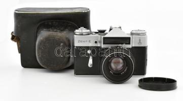 cca 1960-1970 Zenit-E szovjet fényképezőgép, Helios-44 2/58 objektívvel, sapkával, eredeti bőr tokjában, nincs kipróbálva