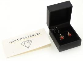 Arany (14/Au) Katicabogaras, sárga arany, fülbevaló, Reko korall és ónix. Jelzett, bruttó: 1,78g, Ga...