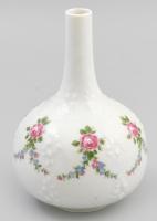 Wallendorf virágmintás váza, matricás, jelzett, kis kopással, m: 15,5 cm