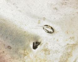 Ezüst (Ag) fogpiszkálótartó. Jelzett, némi kopással, 34 g, m: 5 cm