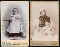 1890-1900 2 db gyerekportré: kisgyerek karikával, Eibl és Pietsch/Bp. és anya népviseletben gyermekével, Wawrinszky és Társa/Bp. műterméből, keményhátú fotók, kissé kopott, 10,5x7 cm
