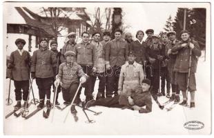 Brassó, Kronstadt, Brasov; síelők csoportképe, téli sport / group of skiers, winter sport. Foto Adler Oscar photo (fa)