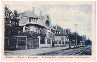 1933 Beszterce, Bistritz, Bistrita; Mária királyné utca, villa / Str. Regina Maria / Königin Mariastrasse / street view, villa (ragasztónyom / glue marks)