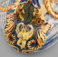 Olasz kerámia bőségszaru Vénuszt ábrázoló jelenettel, jelzett, kopásokkal, m: 19 cm