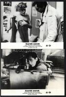 cca 1984 ,,Zsaroló zsaruk" című francia filmvígjáték jelenetei és szereplői, 8 db vintage produkciós filmfotó ezüst zselatinos fotópapíron, a használatból eredő (esetleges) kisebb hibákkal, 18x24 cm