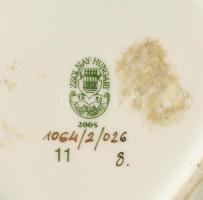 Zsolnay pillangómintás, szív alakú bonbonniere. Kézzel festett, jelzett, hibátlan. 10x12,5 cm