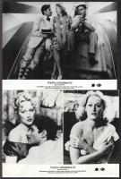 cca 1982 ,,Sophie választása című amerikai film jelenetei és szereplői, 5 db vintage produkciós filmfotó ezüst zselatinos fotópapíron, a használatból eredő (esetleges) kisebb hibákkal, 18x24 cm