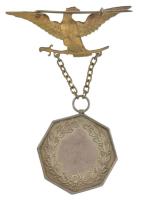 ~1920. Jelzett Ag kerékpáros díjérem "HP" beütéssel, aranyozott Br turulos függőn (érem kb...