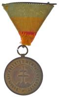 ~1920-1930. Budapesti Önkéntes Mentő Egyesület bronz emlékérem mellszalagon (32mm) T:AU,XF