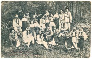 1908 Giurgiu, Gyurgyevó, Gyurgyó; Romani din Giugiu / Román népviselet, folklór / Romanian folklore, traditional costumes (gyűrődés / crease)