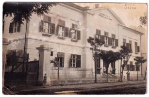 1937 Zajzon, Zaizon-fürdő, Zajzonfürdő, Zizin; Hotelul Bailor Zizin / Fürdő szálloda / spa hotel. photo (ragasztónyom / glue marks)