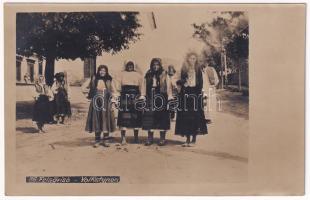 Felsővisó, Viseu de Sus (Máramaros); Volkstypen / Erdélyi folklór, népviselet / Transylvanian folklore. photo