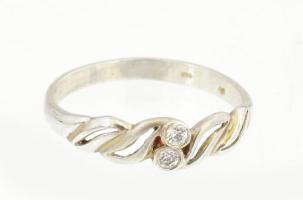 Ezüst(Ag) köves, áttört gyűrű, jelzett, méret: 60, bruttó: 2 g