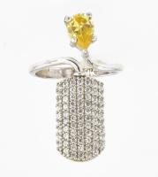 Ezüst(Ag) gyűrű sárga kővel, jelzett, méret: 49, bruttó: 3,3 g