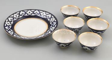 Retro üzbég kézzel festett kobaltkék porcelán kínáló, jelzett, kis kopással, d: 11,28 cm