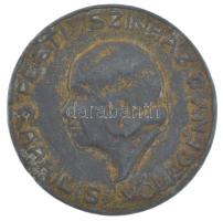 Cserepes Iván (1901-1944) / Ludvig József 1932. "Honthy Tallér / 50 Fillért ér a jegyváltásnál" fém színházi bárca T:F