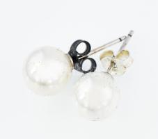 Ezüst (Ag) fülbevaló pár, gyönggyel, jelzett, bruttó: 2 g
