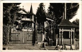 1941 Szováta, Sovata; Bernády villa, székelykapu. Körtesi K. fényképész felvétele és kiadása / Poarta secuiasca / villa, Transylvanian wood carved gate (kis szakadás / small tear)