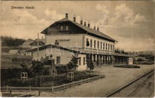 Sianki, Sianky; Dworzec / railway station (EK) + M. KIR. 40, HONVÉD VITÉZ TÜZÉR EZRED 3. ÜTEG