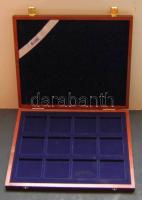 Fa éremtartó kazetta, 12 férőhellyel, 53x53mm