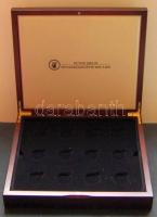 Nagyalakú fa éremtartó kazetta, 12 férőhellyel, 52mm átmérőjű érmékhez