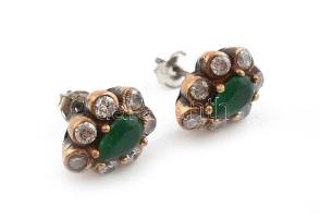 Ezüst(Ag) fülbevalópár zöld kővel, jelzett, 1,5×1,2 cm, bruttó: 5,1 g