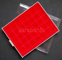 Lindner éremtartó tálca, 35 férőhellyel, 36x36mm, műanyag tok kissé sérült