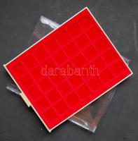 Lindner éremtartó tálca, 35 férőhellyel, 36x36mm, műanyag tok kissé sérült