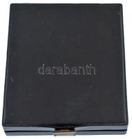 1982. "Magyar Kereskedelmi Kamara" francia nyelvű bronz emlékérem miniatűr kitűzővel, ered...