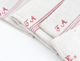 4 db régi vászon törülköző, monogramos hímzéssel