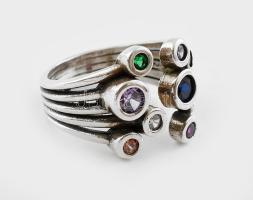 Ezüst(Ag) gyűrű színes kövekkel, jelzett, méret: 55, bruttó: 5,8 g