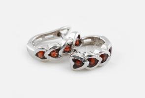 Ezüst(Ag) szívecskés fülbevalópár, jelzett, h: 1,7 cm, bruttó: 6,8 g