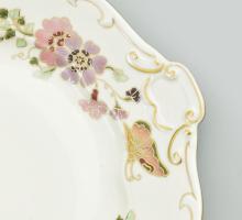 Zsolnay porcelán pillangó mintás süteményes készlet. Kézzel festett, jelzett, hibátlan. d: 17 cm, d:...