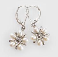 Ezüst(Ag) virágos fülbevalópár, jelzett, h: 3 cm, bruttó: 3,6 g