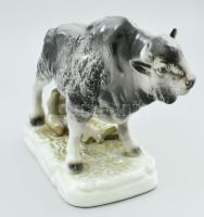 Nagy méretű porcelán bölény, jelzéssel, m: 24 cm, h: 32 cm