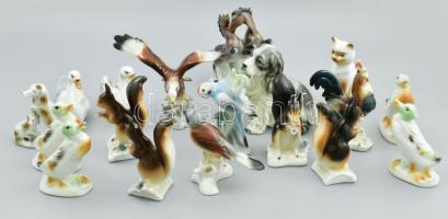 18 darabos állatfigura gyűjtemény, zömmel porcelán, zömmel jelzett, szép állapotban, változó méret