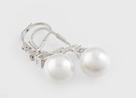 Ezüst(Ag) gyöngyös fülbevalópár, jelzett, h: 3 cm, bruttó: 4,6 g