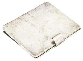 Ezüst (Ag) poncolt cigarettatárca, jelzett, 68 g, 8x7 cm