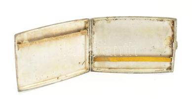 Ezüst (Ag) cigarettatárca, zománc berakással, gilosált díszítéssel. Jelzett, a berakáson kis hiányok...