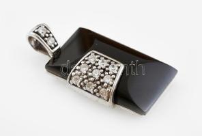 Ezüst(Ag) köves fekete medál, jelzett, 3×1,6 cm, bruttó:5,9 g
