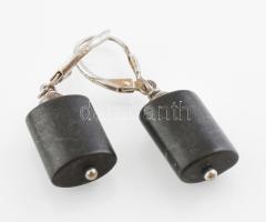 Ezüst(Ag) fülbevalópár fekete kővel, jelzett, h: 3 cm, bruttó: 4,3 g