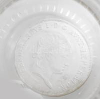 Antik duplafenekű pohár, benne (ezüst?) 20kr pénzérmével. Kis csorbával 12 cm