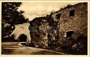 Eger, A Varkoch-torony (1545) megmaradt kapuja (EK)