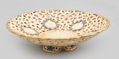 Zsolnay áttört virágos kínáló tál. Kézzel festett, jelzett, mázrepedésekkel. Benyomott Zsolnay Pécs ...