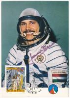 1980 Farkas Bertalan (1949- ) űrhajós autográf aláírása őt ábrázoló képeslapon, Szovjet-Magyar Közös Űrrepülés elsőnapi bélyegzéssel, 15x10,5 cm