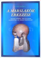 Marx György: A marslakók érkezése. Magyar tudósok, akik nyugaton alakították a 20. század történelmét. Bp.,2000,Akadémia Kiadó. Fekete-fehér fotókkal. Kiadói papírkötés.